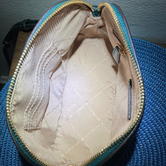 ** SOLD! ** Michael Kors LEATHER Crossbody Dome Bag in DEEP TEAL - NWT!! - Picture 4 of 4